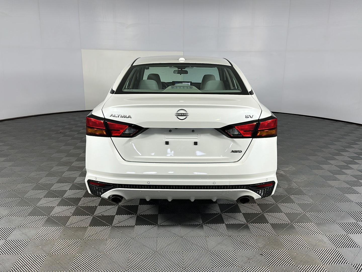 Certified Used 2024 Pearl White Tricoat Nissan 2.5 SV image 7