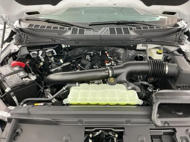 New 2026 Oxford White Ford Lariat image 31