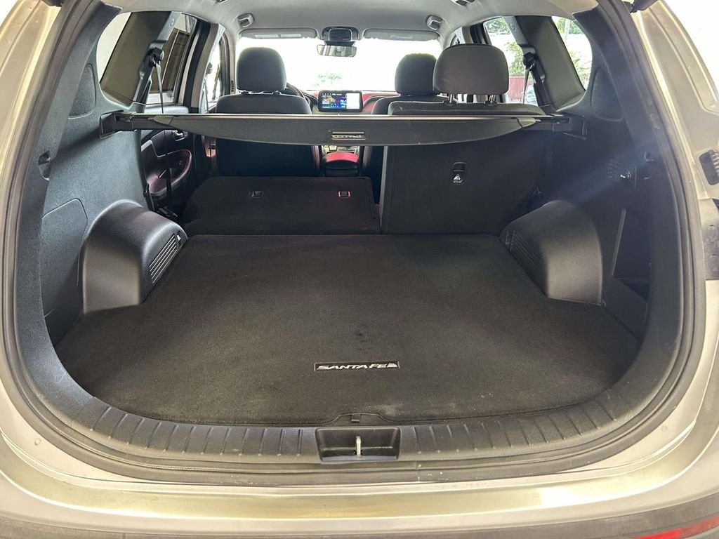Used 2023 Silver Hyundai SEL image 11