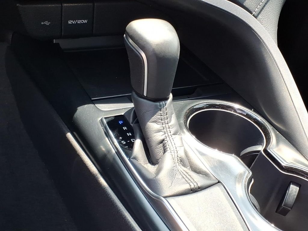 Used 2020 Super White Toyota SE image 12