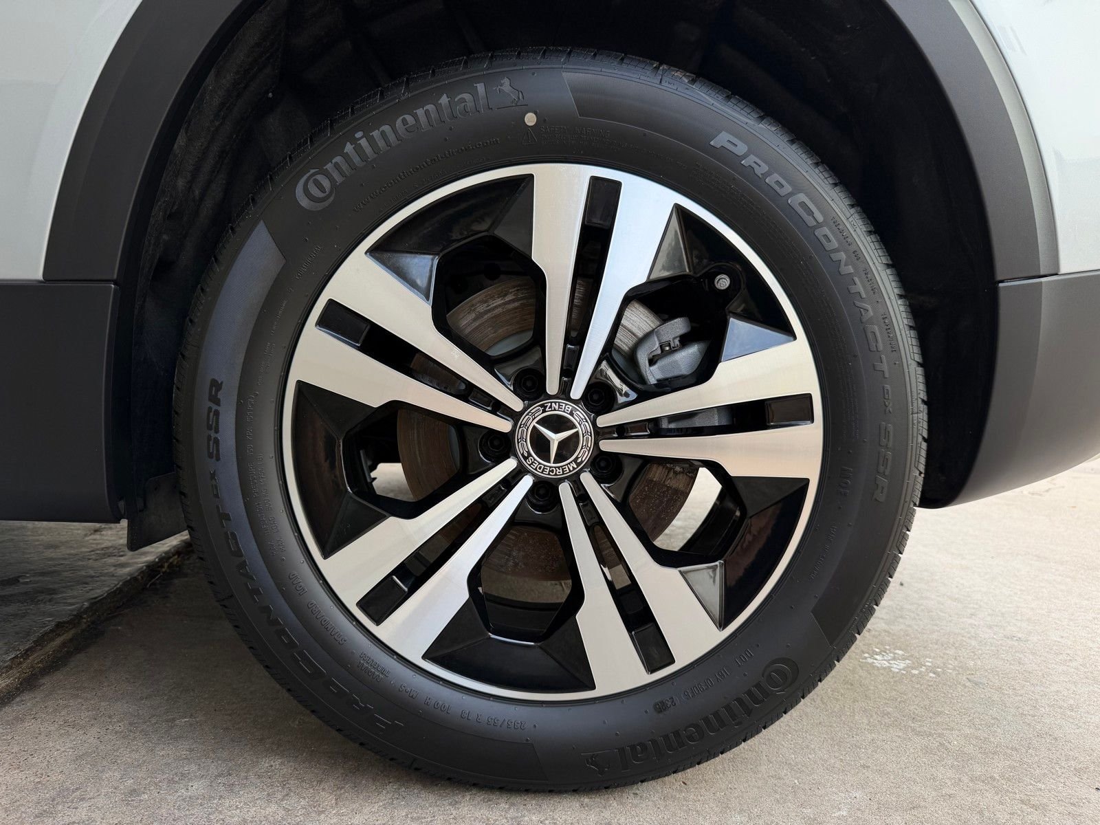New 2026 Cirrus Silver Metallic Mercedes-Benz GLB 250 image 21