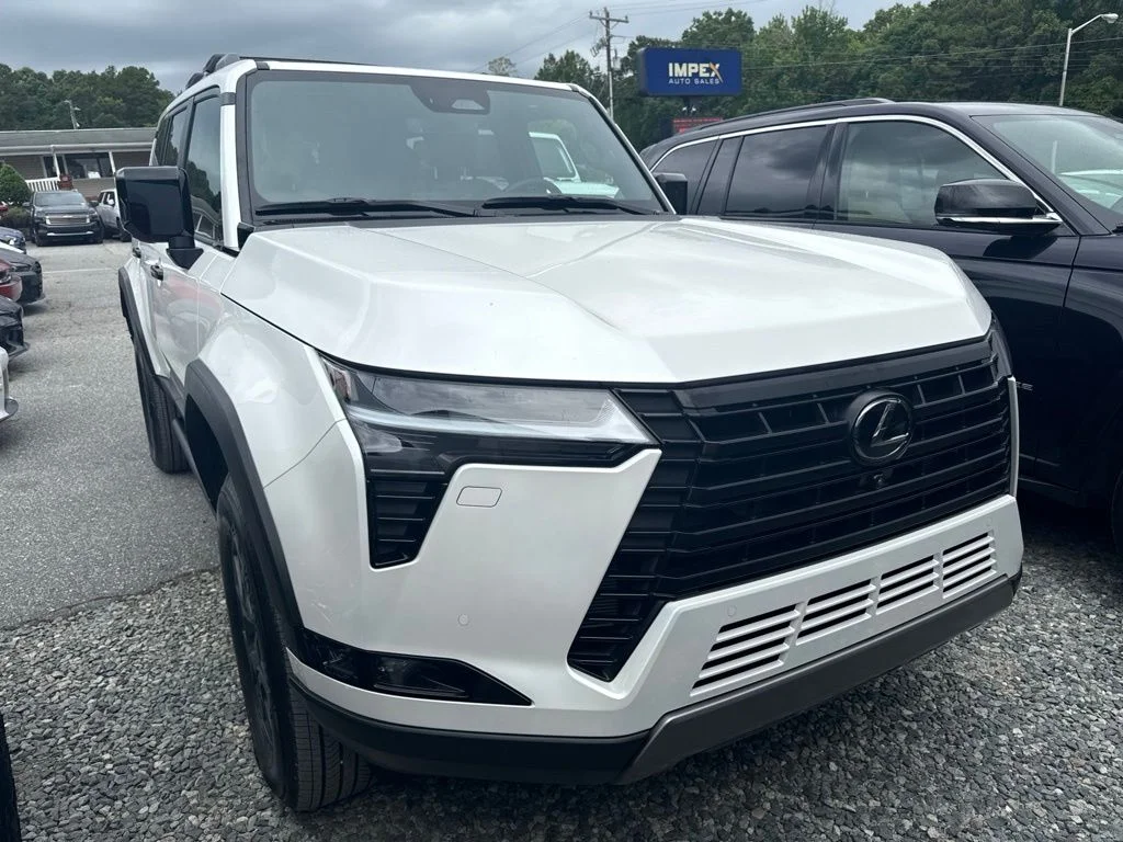 Used 2025 White Lexus 550 Overtrail image 2