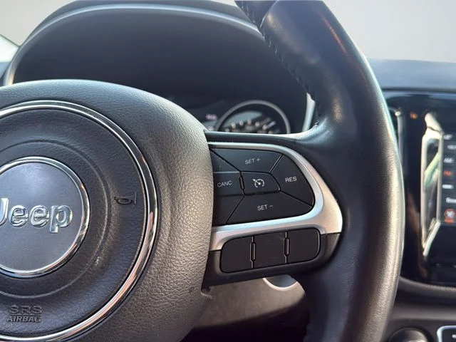 Used 2018 Black Jeep Latitude image 16