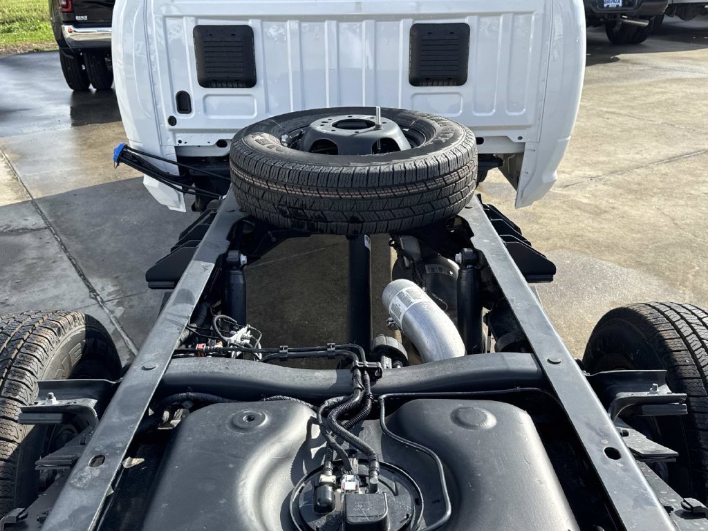 2026 RAM 3500 Chassis Tradesman - Photo 13