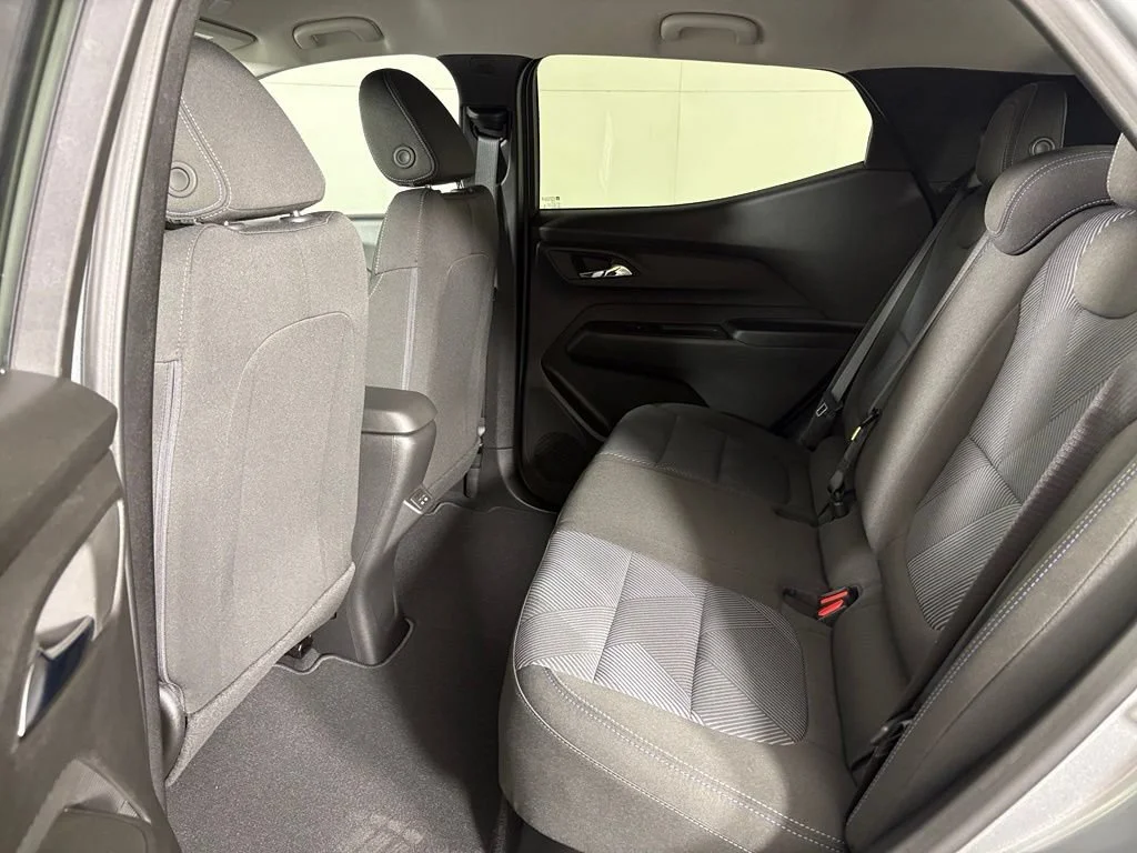 New 2027 Sterling Grey Metallic Chevrolet LT image 39