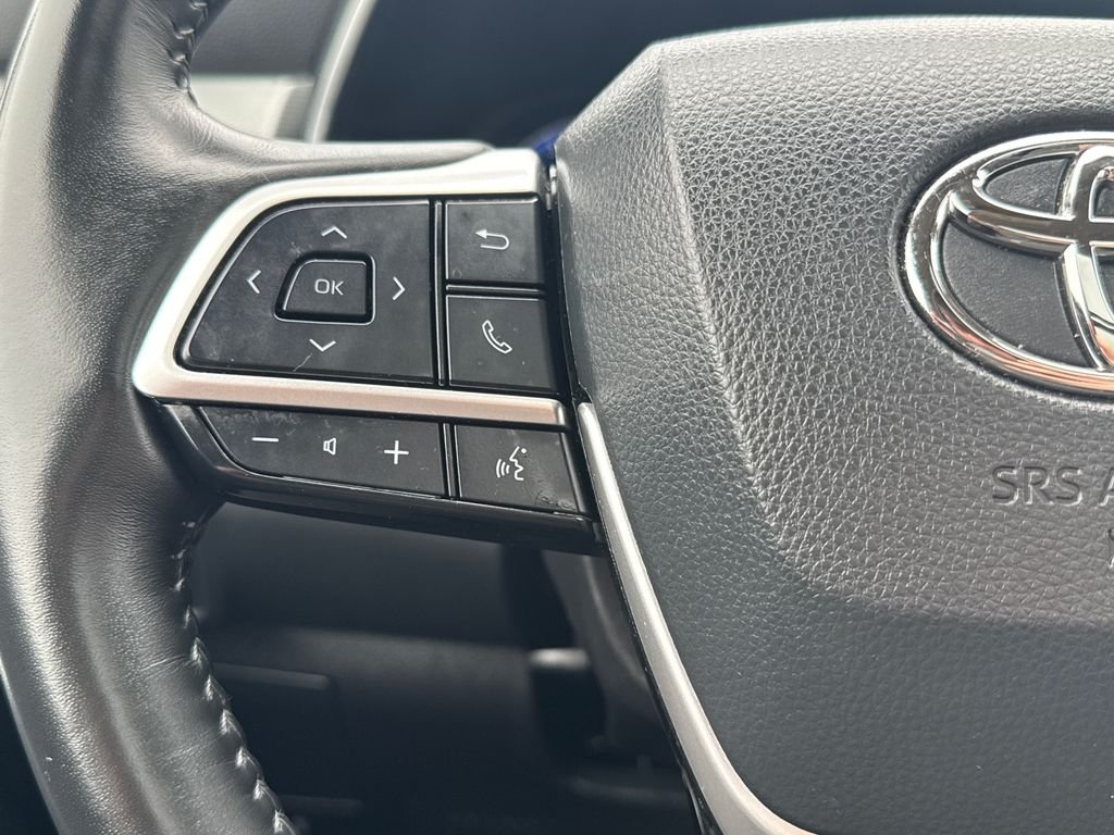 Used 2023 Gray Toyota Platinum image 21
