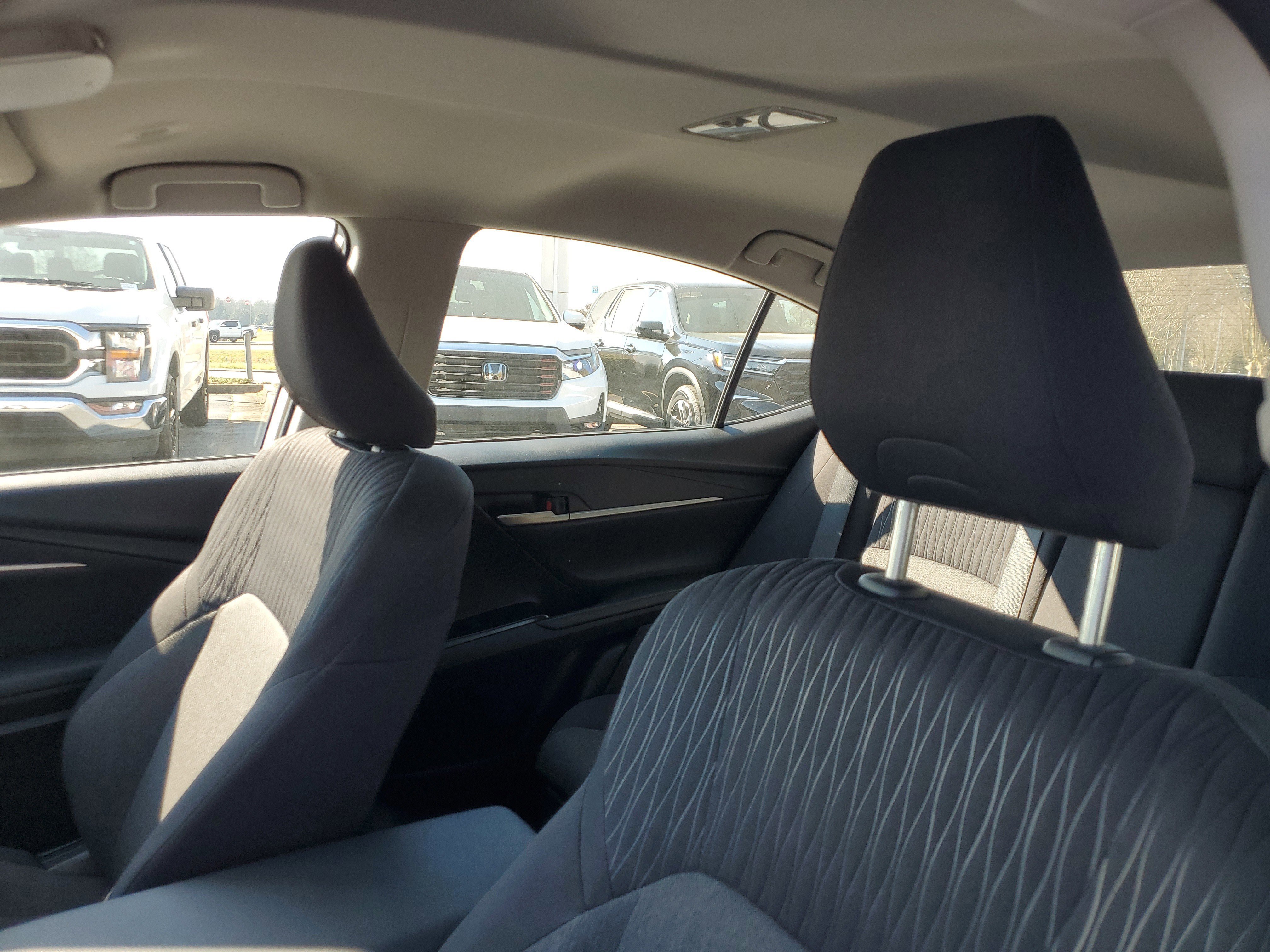 Used 2025 Ice Toyota LE image 16