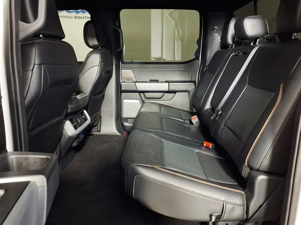 Used 2024 Oxford White Ford LARIAT image 10