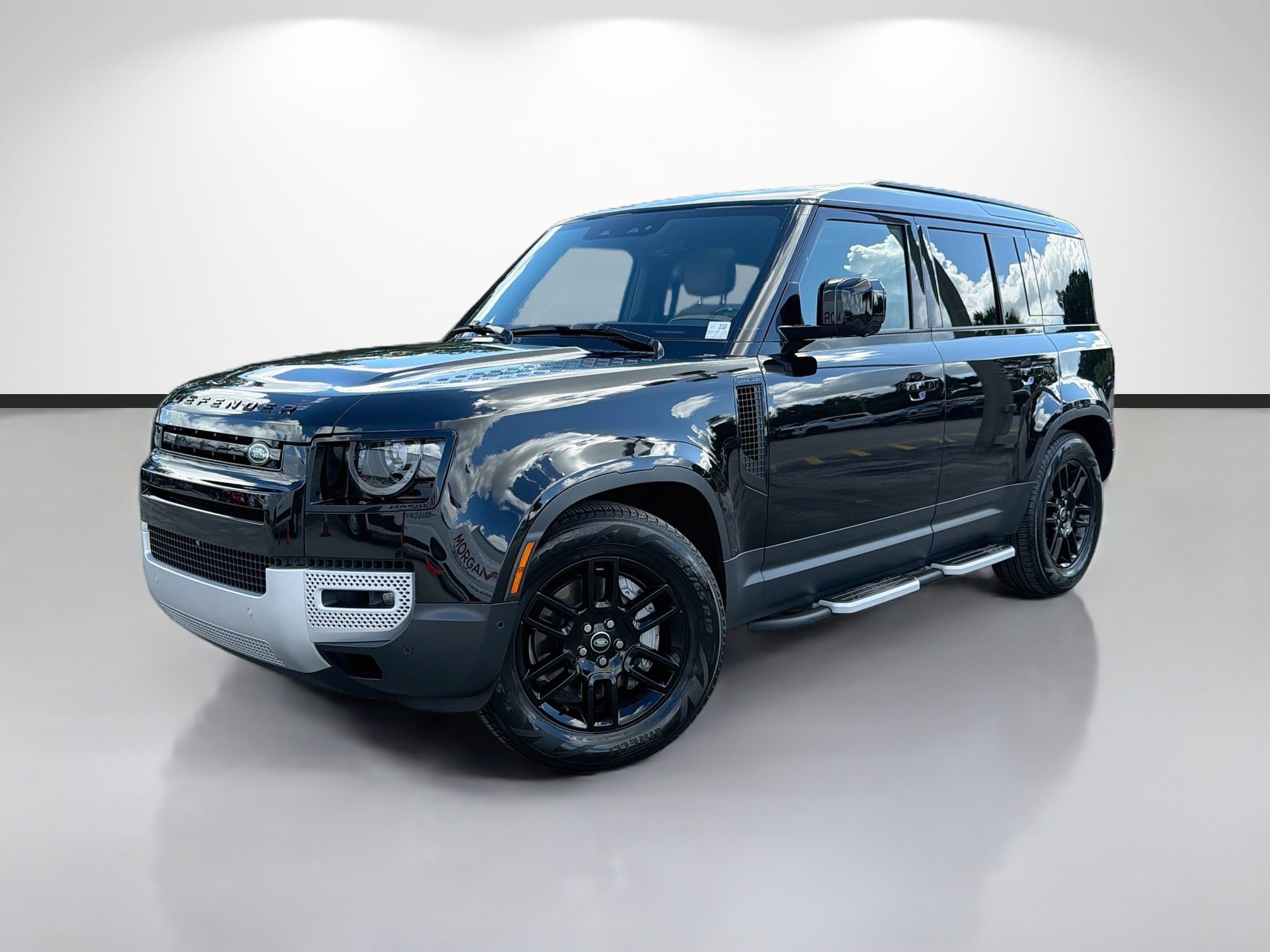 Certified Used 2025 Santorini Black Metallic Land Rover S image 1