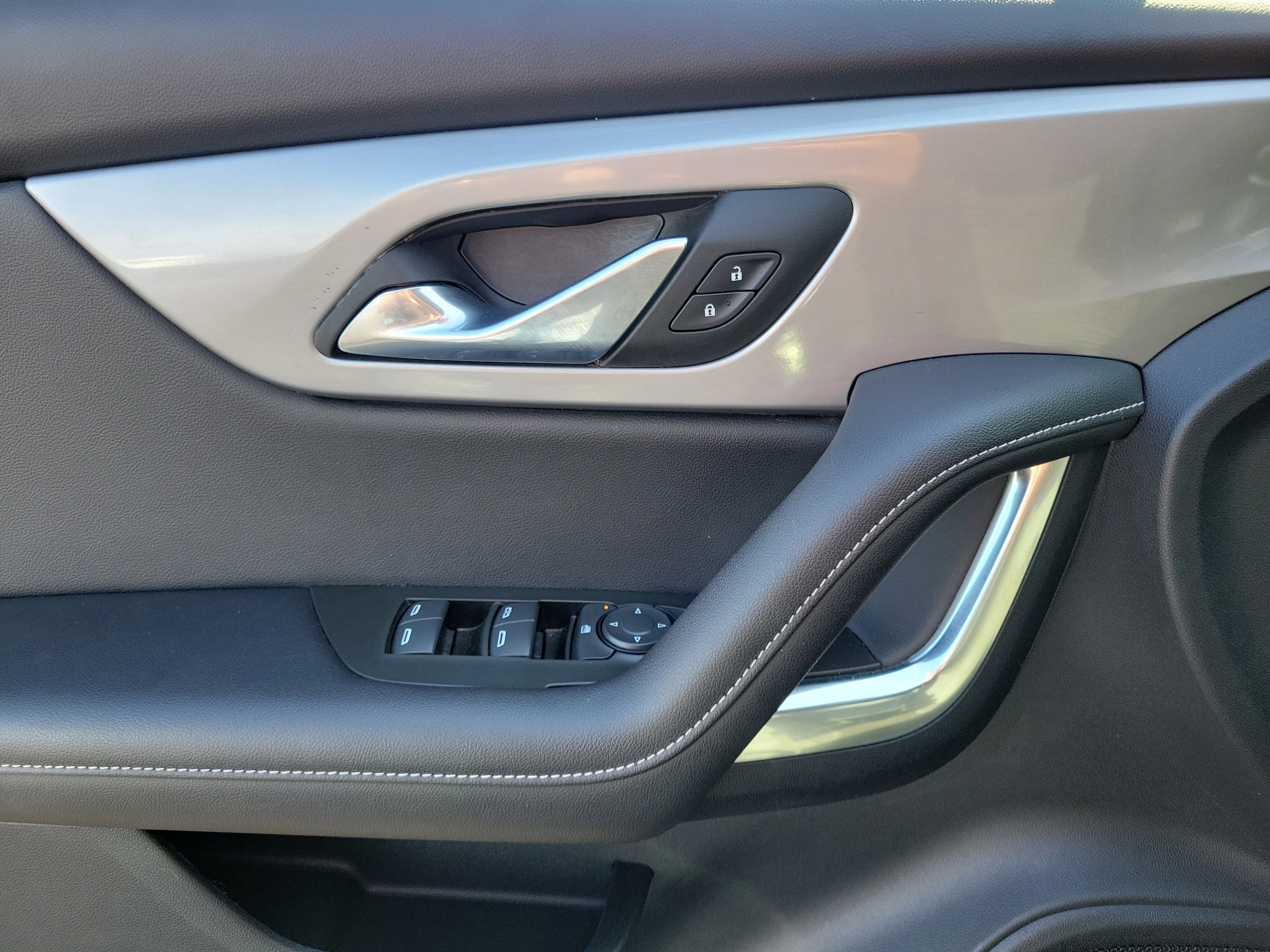 Used 2025 Black Chevrolet LT image 17