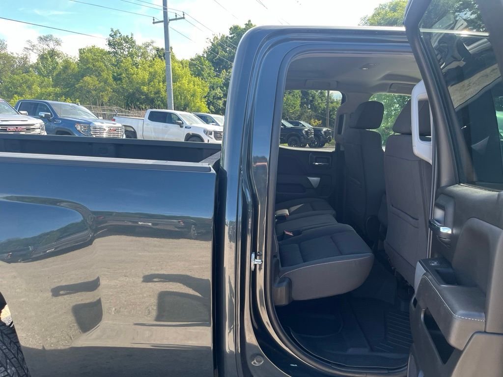 Used 2017 Graphite Metallic Chevrolet LT LT2 image 29