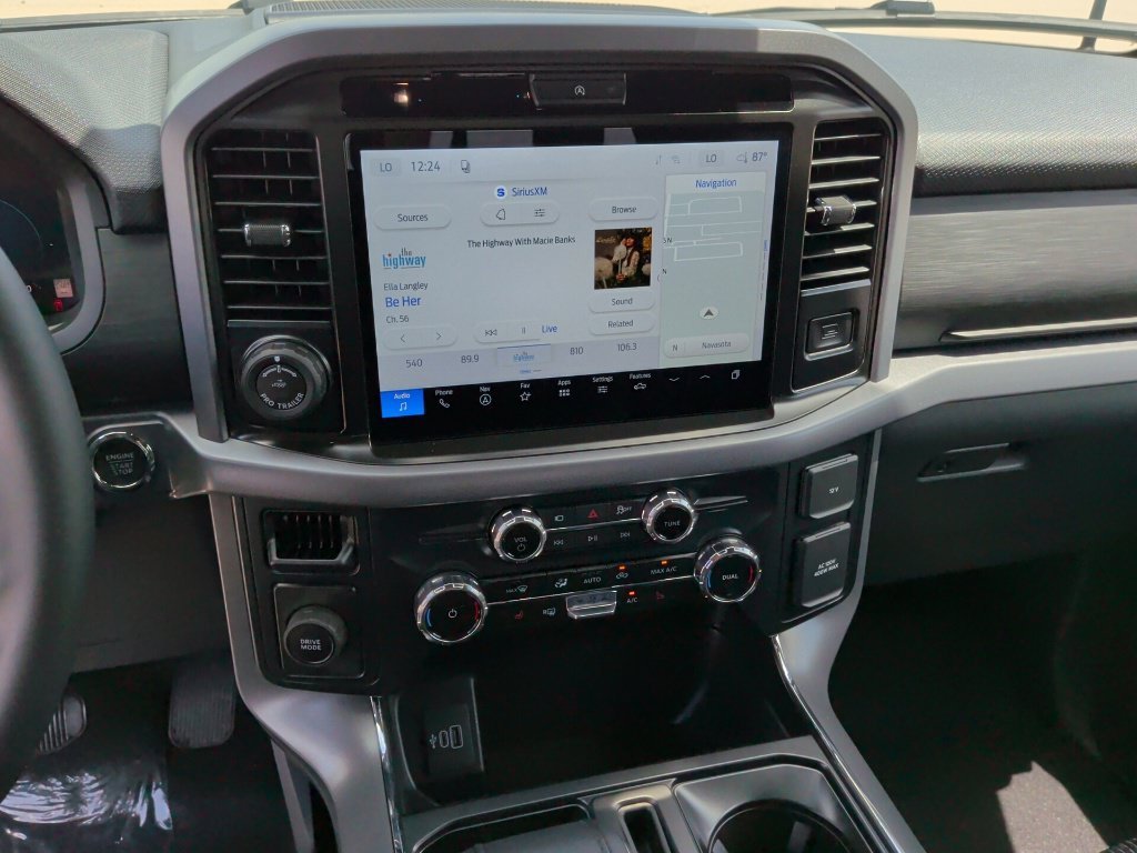New 2026 Oxford White Ford XLT image 21
