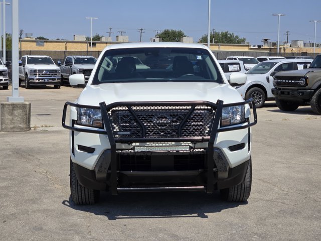 Used 2022 Glacier White Nissan  image 2