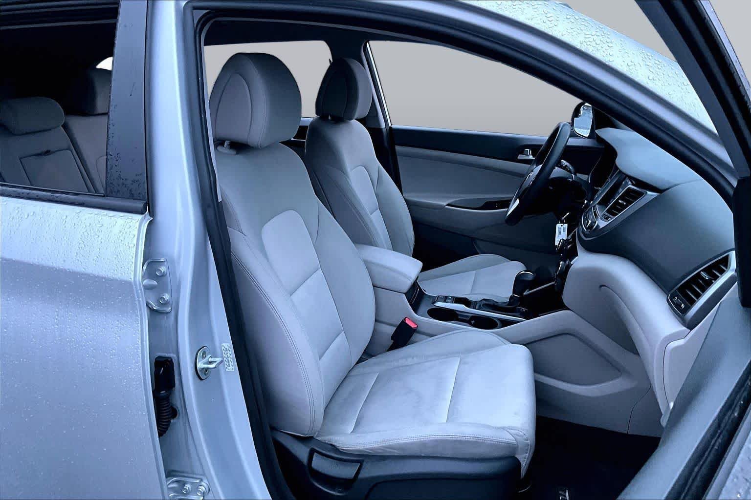 Used 2018 Molten Silver Hyundai SEL image 8