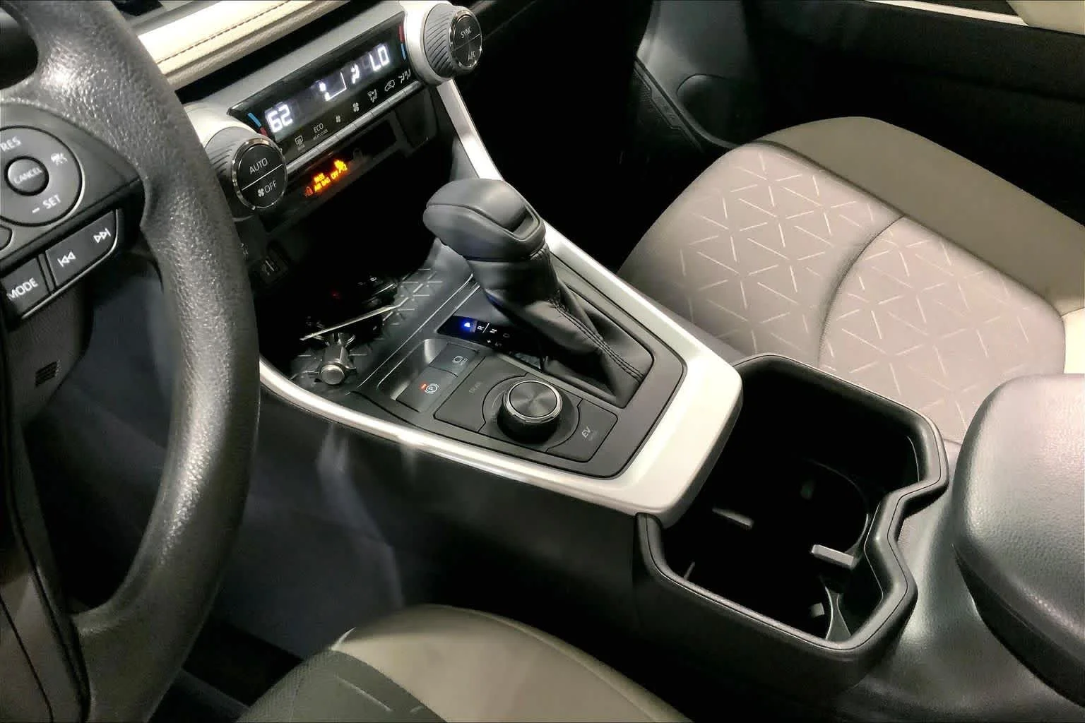 Used 2025 Magnetic Gray Metallic Toyota Hybrid XLE image 17
