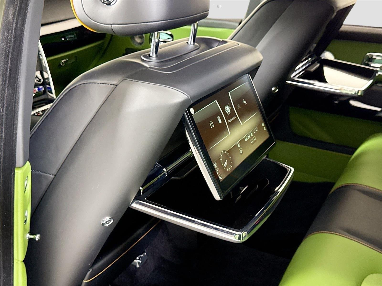Used 2024 Silver Rolls-Royce  image 28