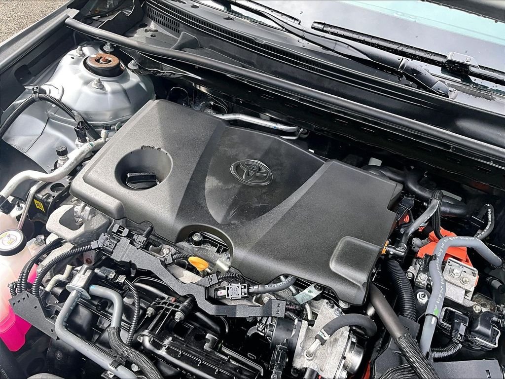 Used 2025 Silver Toyota LE image 34