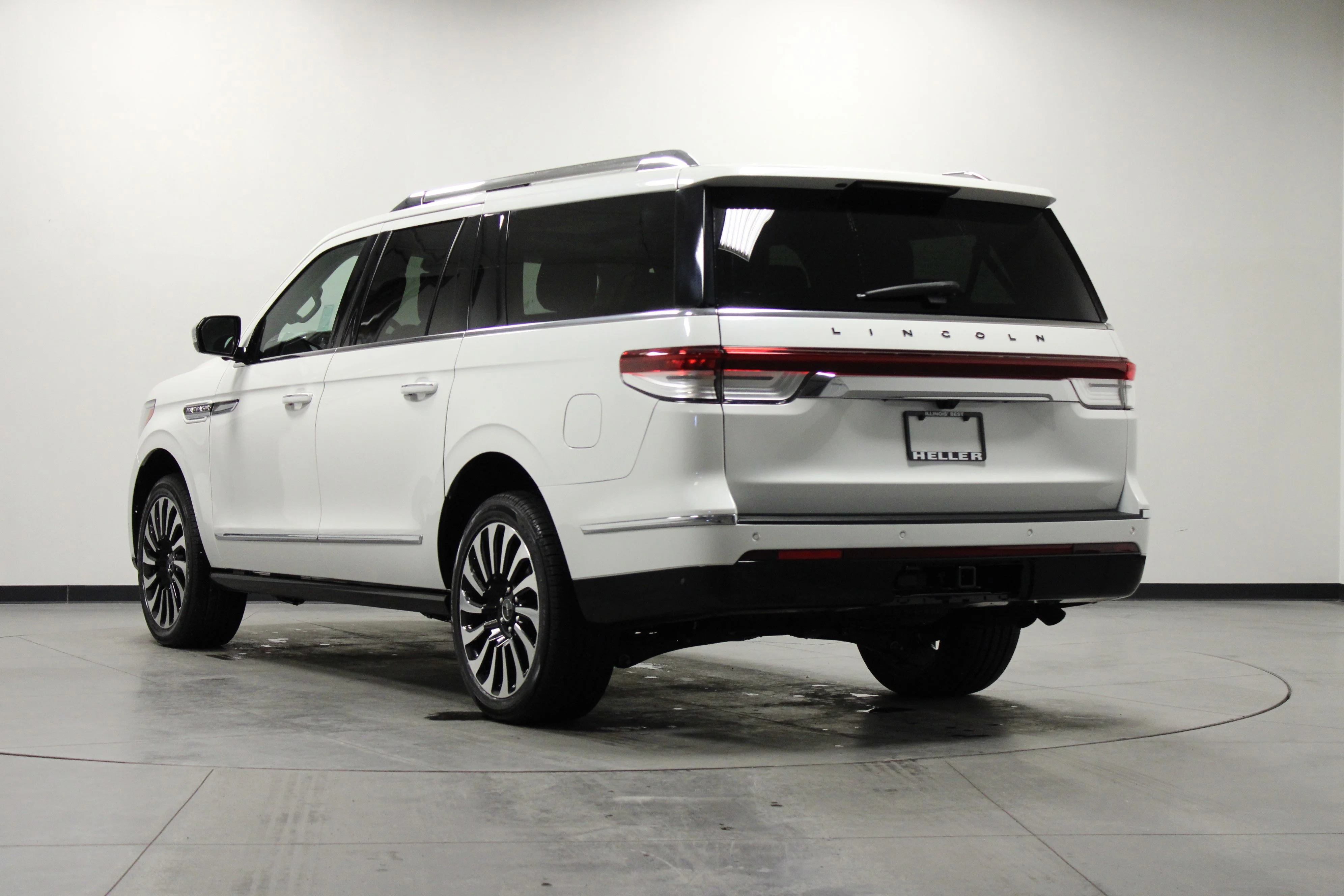 Used 2022 White Metallic Lincoln Black Label image 6