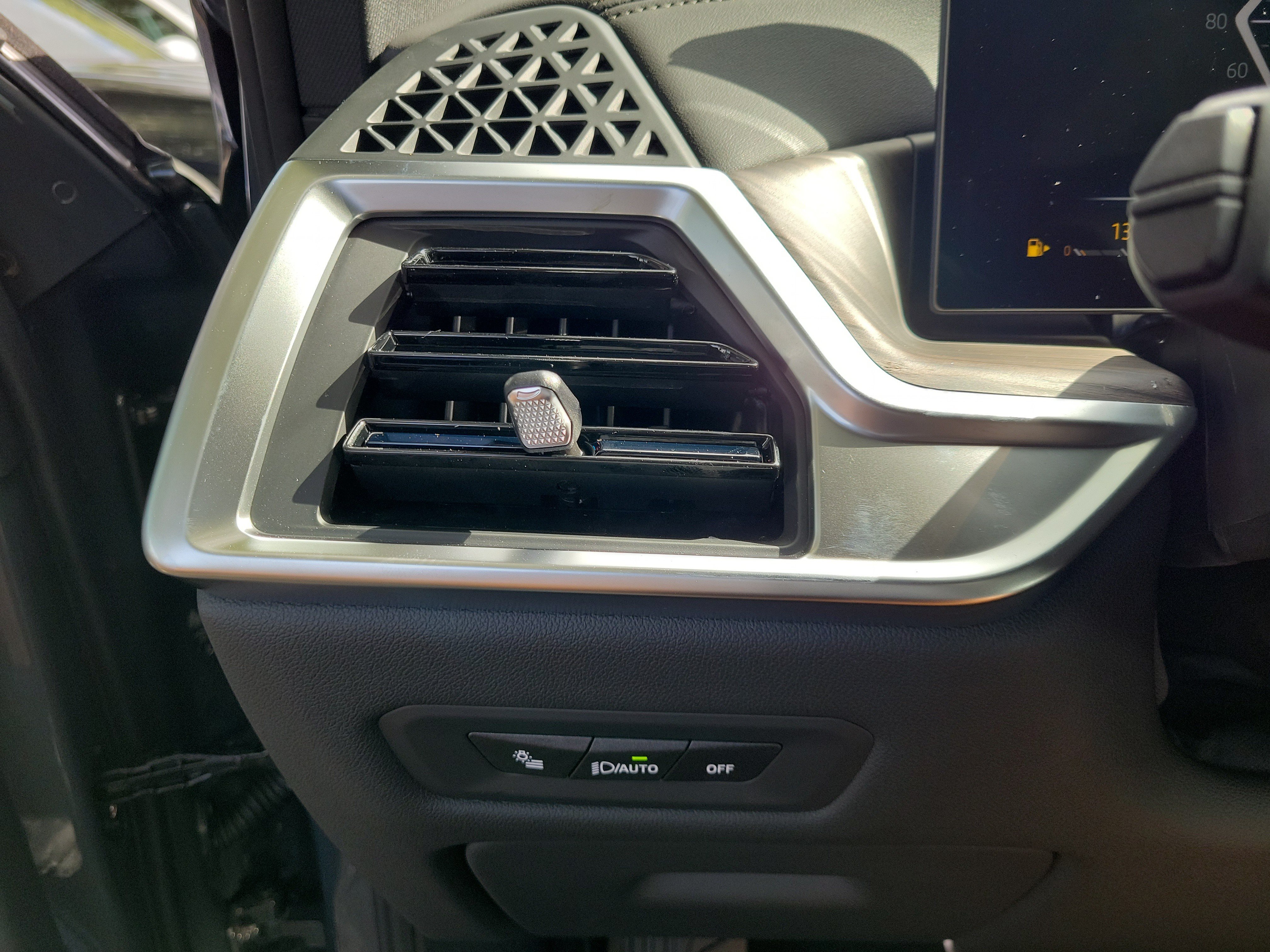 New 2026 Dravit Grey Metallic BMW sDrive40i image 16