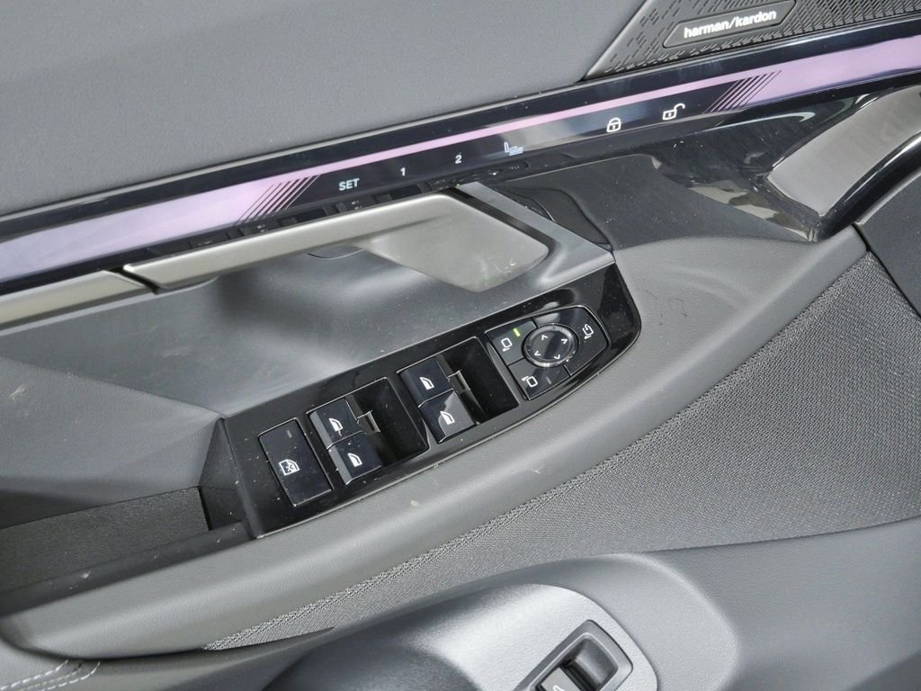 New 2027 Black Sapphire Metallic BMW 530i xDrive image 35