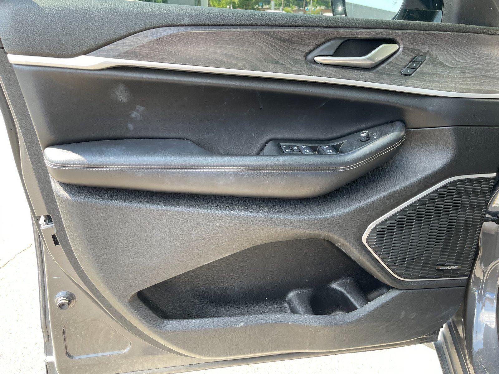 Used 2021 Baltic Gray Metallic Clearcoat Jeep Limited image 13