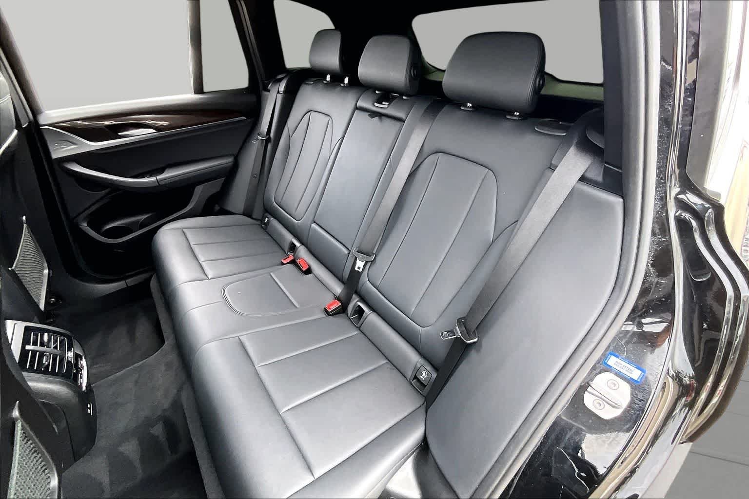 Used 2020 Jet Black BMW sDrive30i image 19