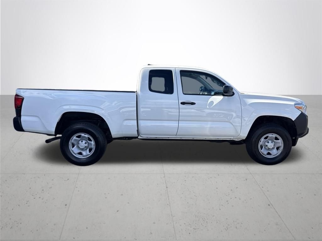 Used 2022 White Toyota SR image 5