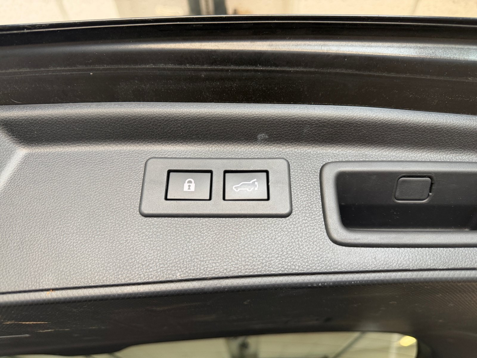 Used 2019 Crystal Black Silica Subaru Limited image 39