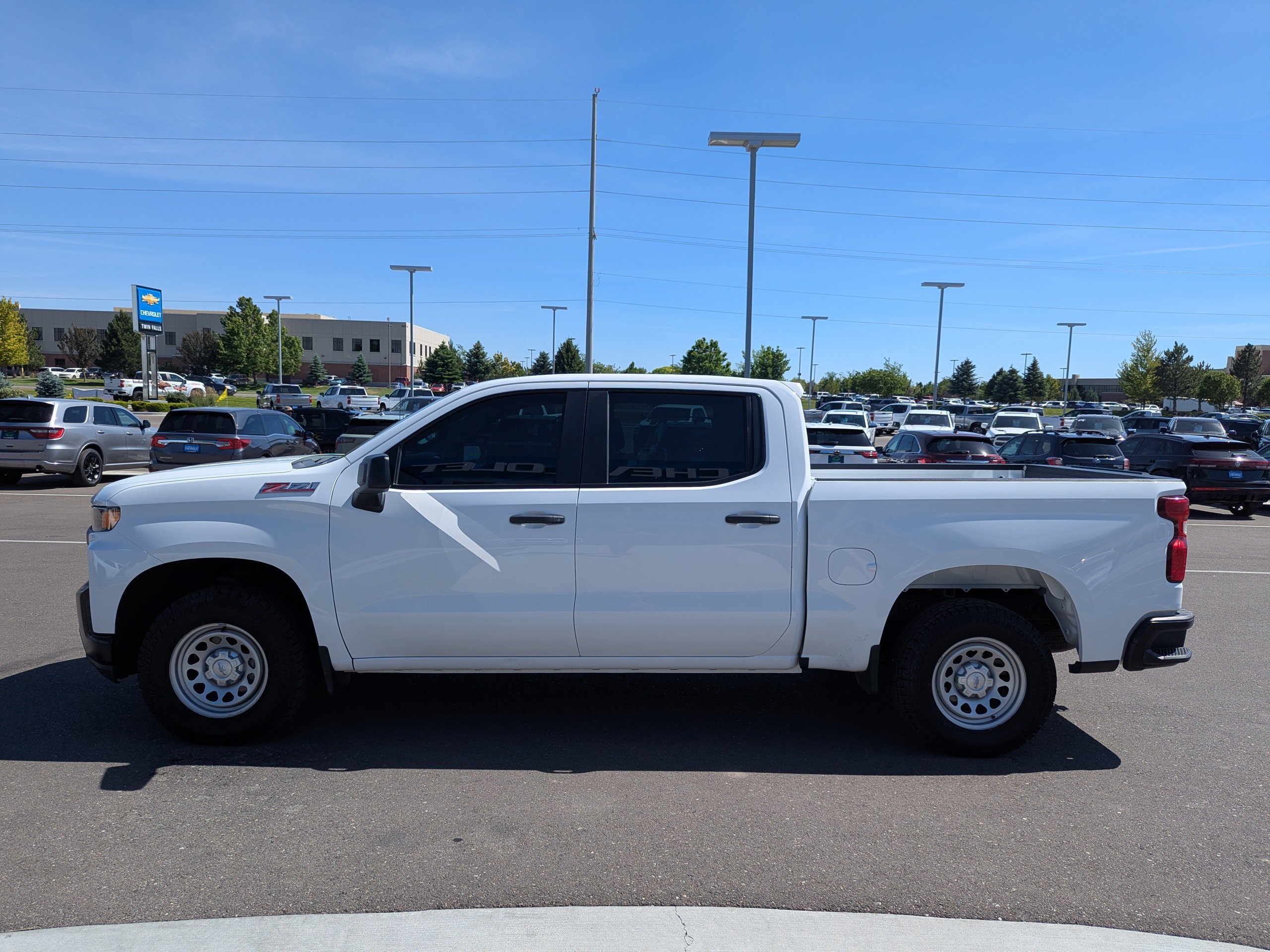 Certified Used 2020 SUMMIT WHITE Chevrolet Work Truck image 9