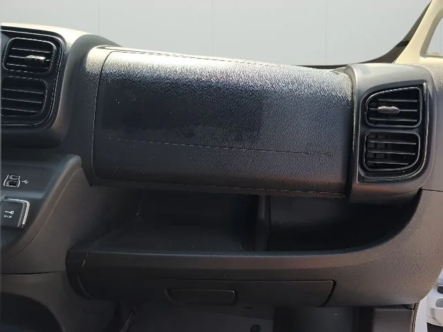 Used 2025 White Ram Base image 46