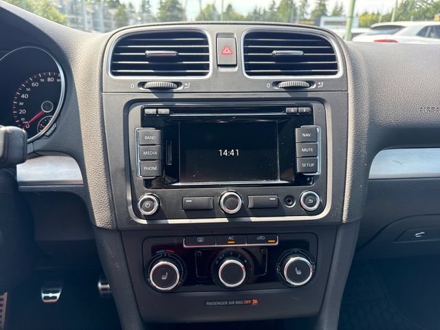 Used 2012 Deep Black Pearl Metallic Volkswagen PZEV image 19