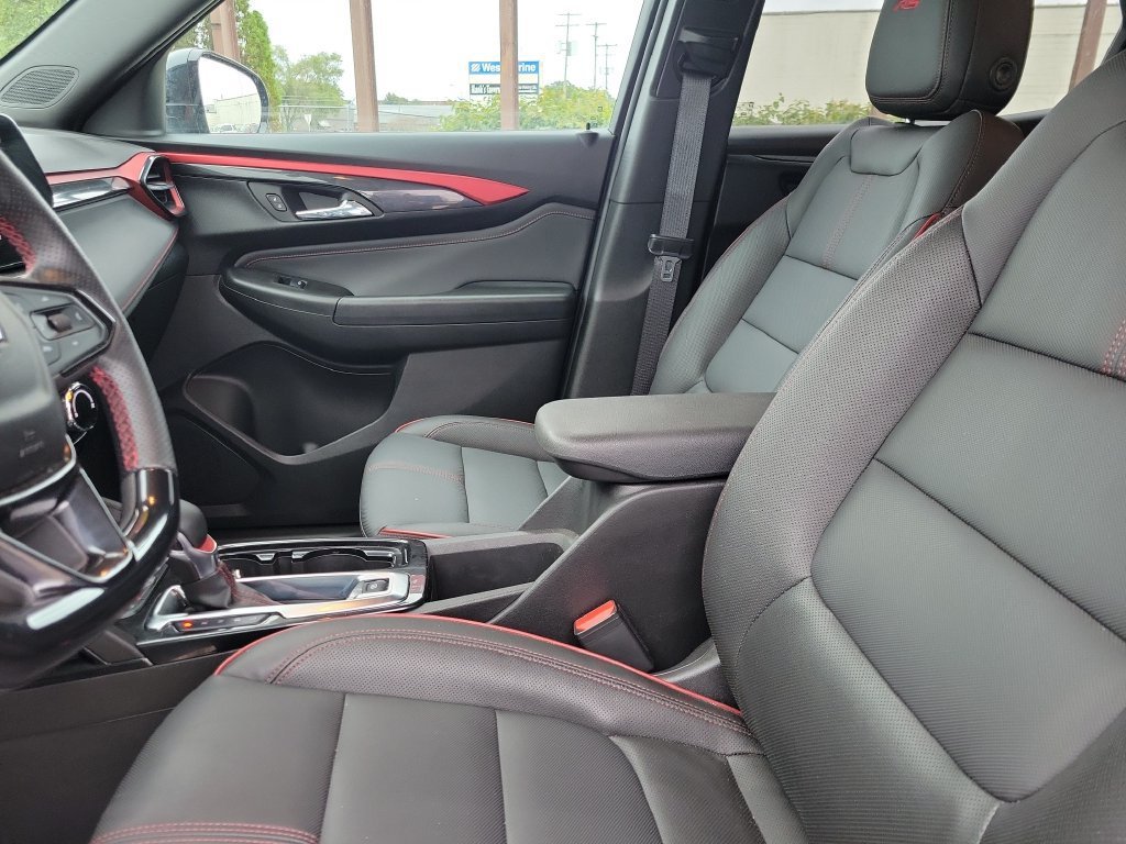 Used 2024 Mosaic Black Metallic Chevrolet RS image 17