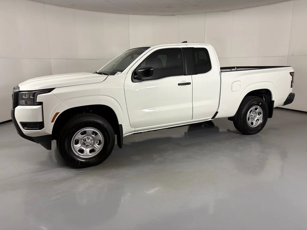 New 2026 Glacier White Nissan King Cab® S image 5