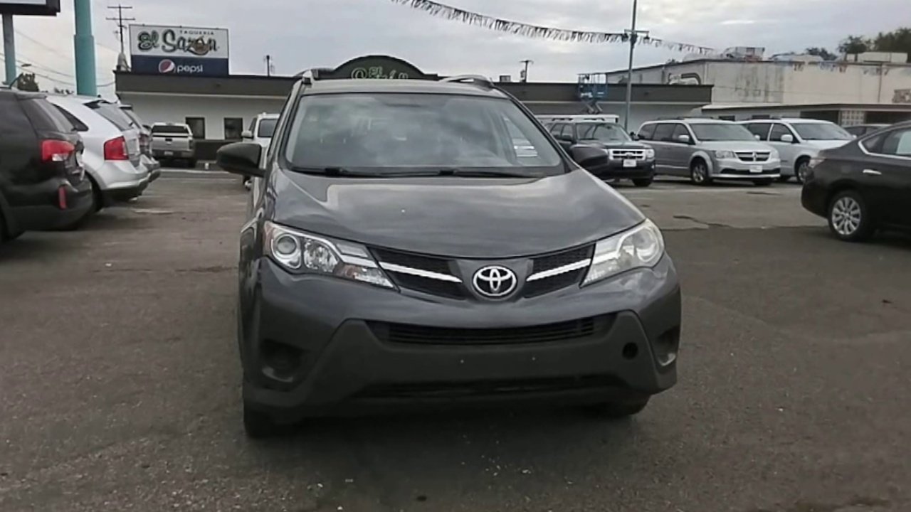 2015 Toyota RAV4 LE photo 3