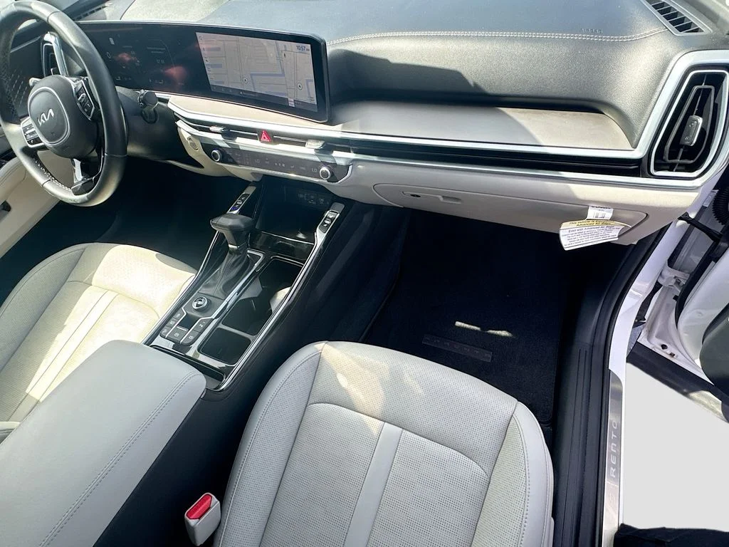 Used 2025 White Kia SX image 34