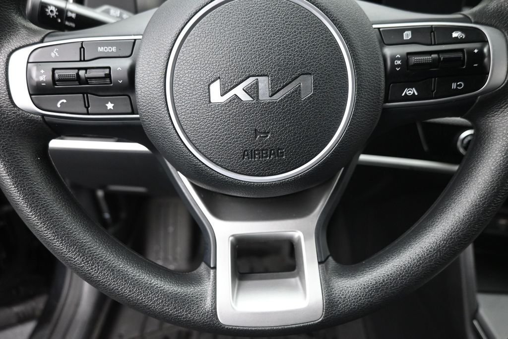 Used 2023 Black Kia LX image 18