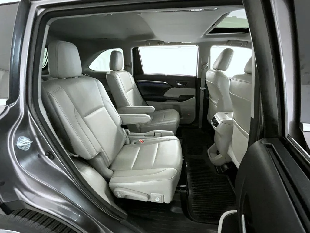 Certified Used 2016 Gray Toyota Limited image 18