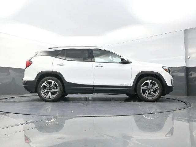 Used 2019 White GMC SLT image 38