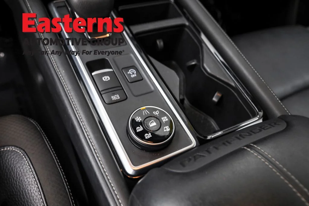 Used 2022 Black Nissan SL image 21