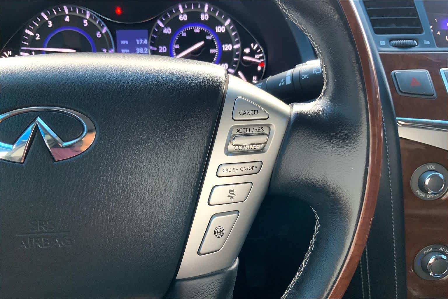Used 2019 Moonstone White INFINITI LUXE image 25