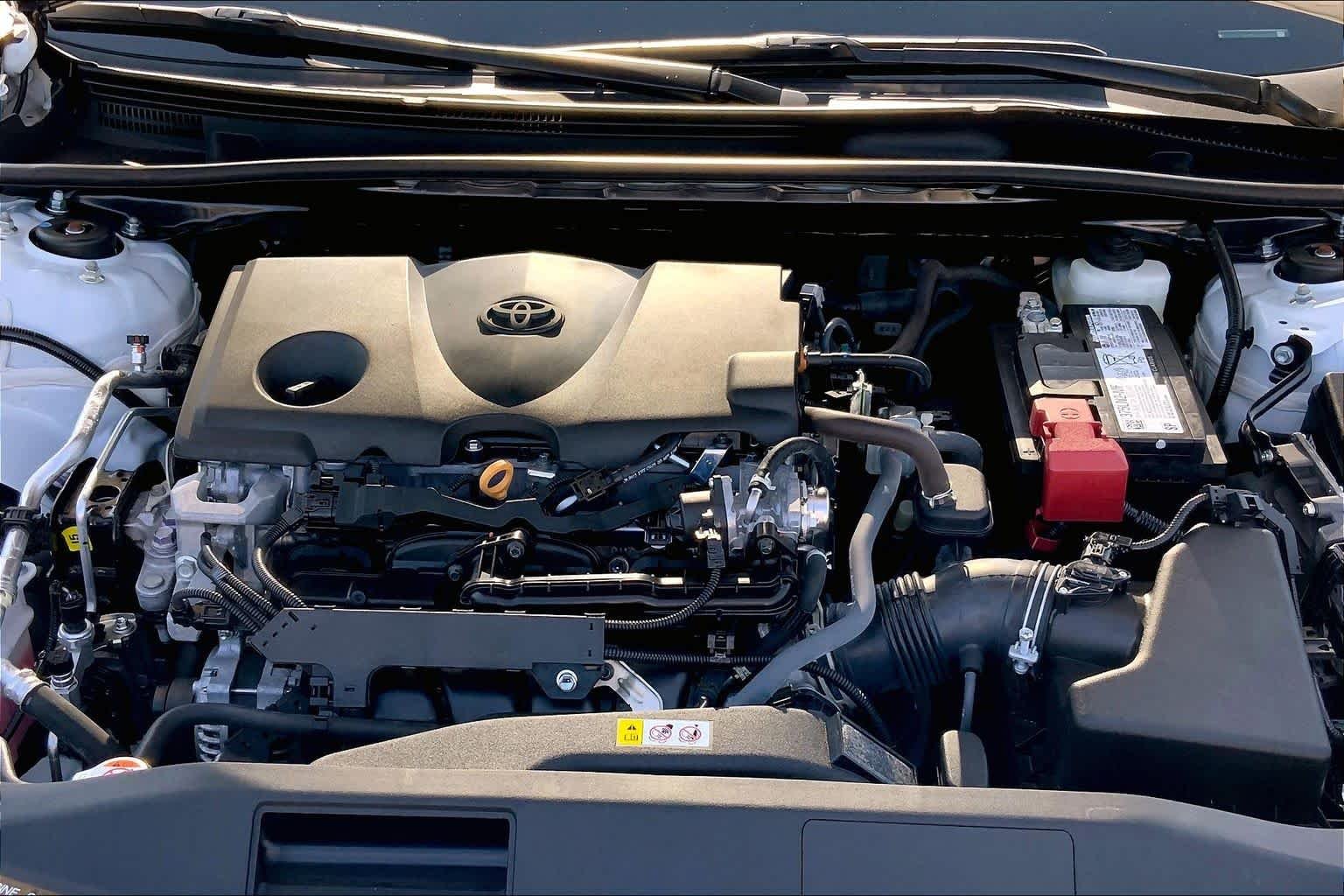 Used 2023 Ice Cap Toyota SE image 29