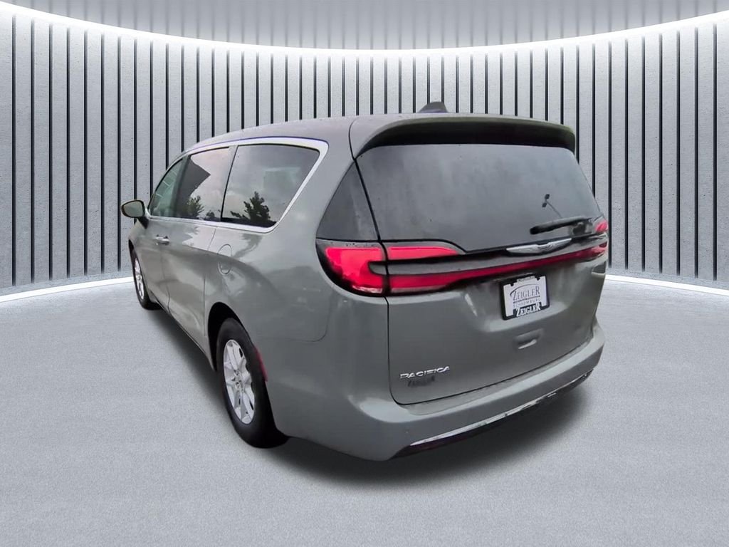 Used 2023 White Chrysler Touring L image 7