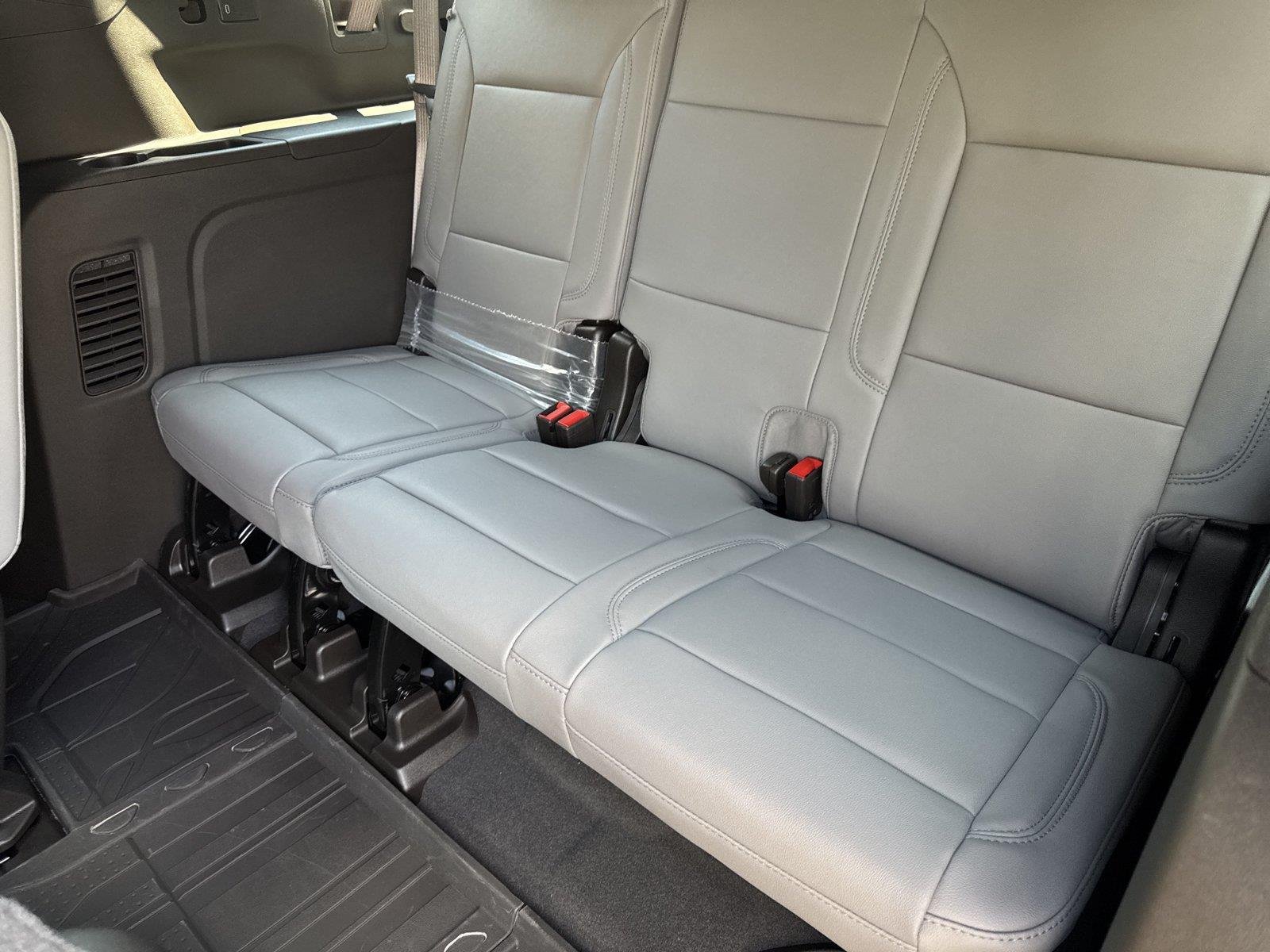 2026 Chevrolet Suburban LT - Photo 34
