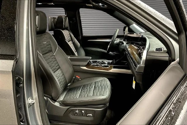 2026 Cadillac Escalade Platinum Sport - Photo 11