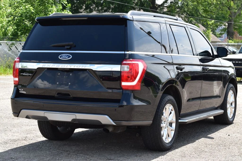 Used 2020 Agate Black Metallic Ford XLT image 5