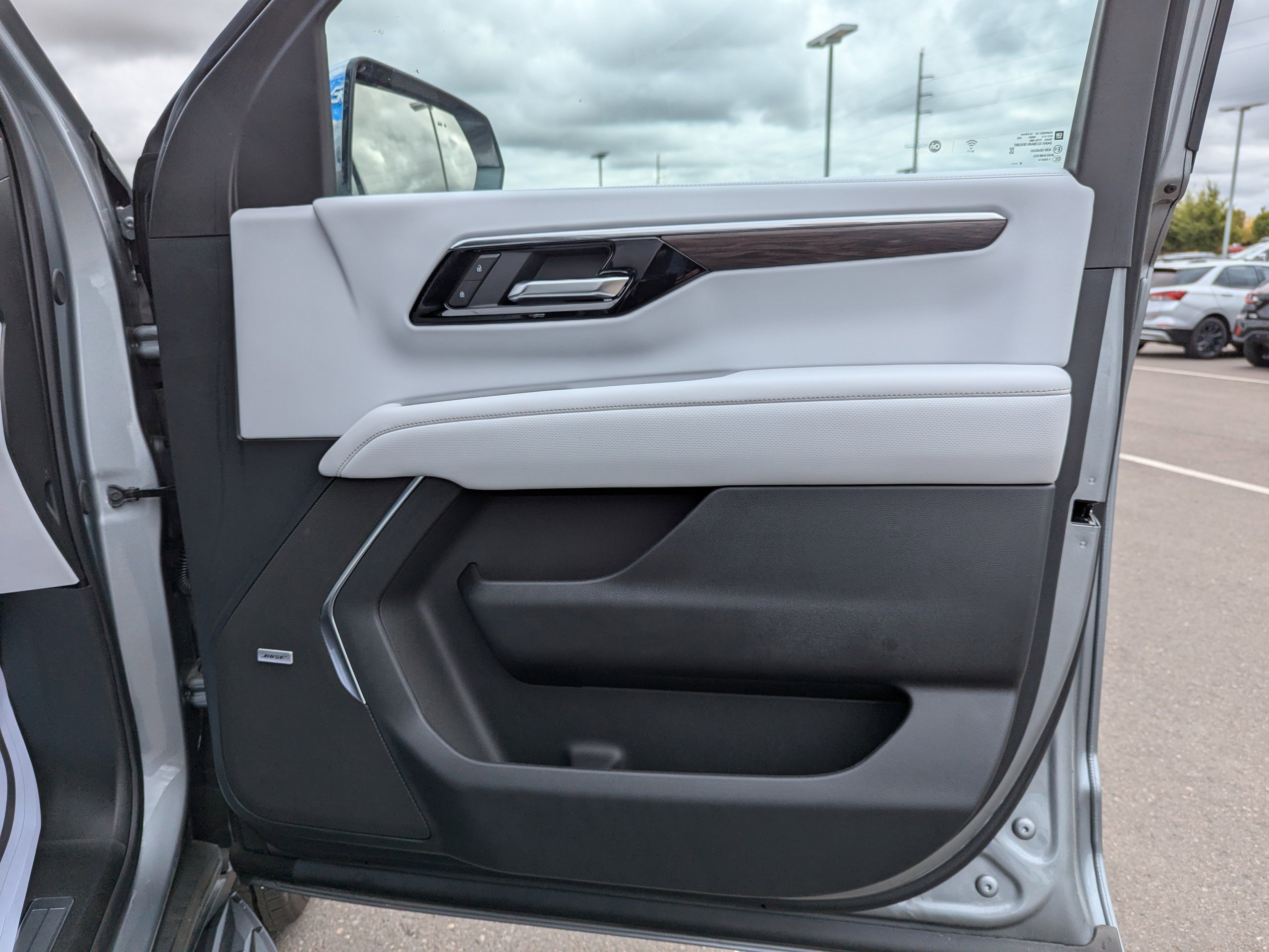 2025 Chevrolet Suburban Premier - Photo 43