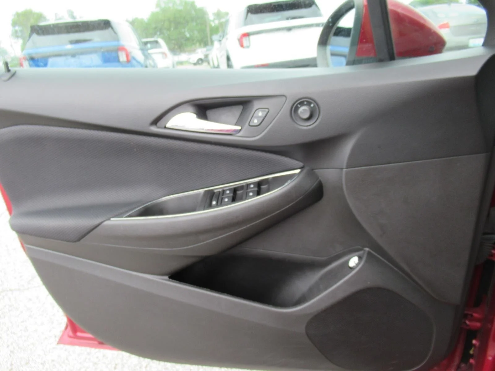 Used 2018 Red Chevrolet LT image 18