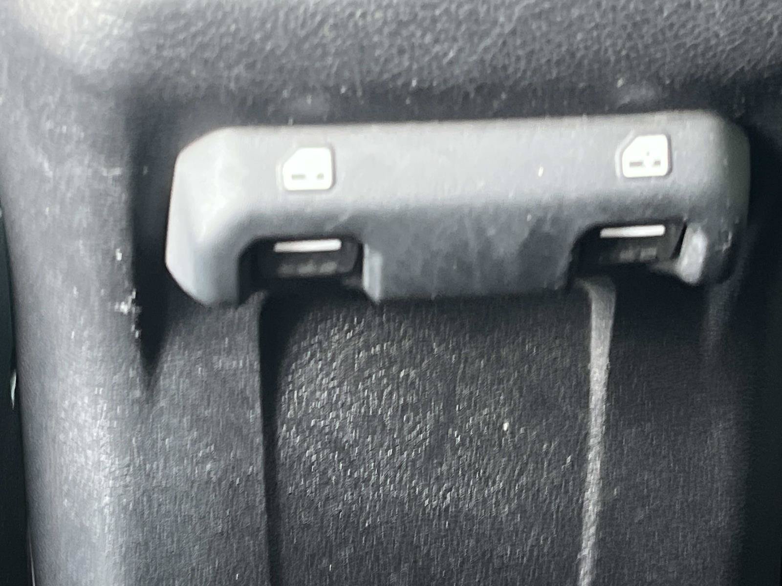 Used 2018 Black Clearcoat Jeep Sport S image 20