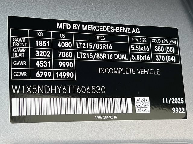 New 2026 High-tech silver metallic Mercedes-Benz Cargo 170 WB image 20