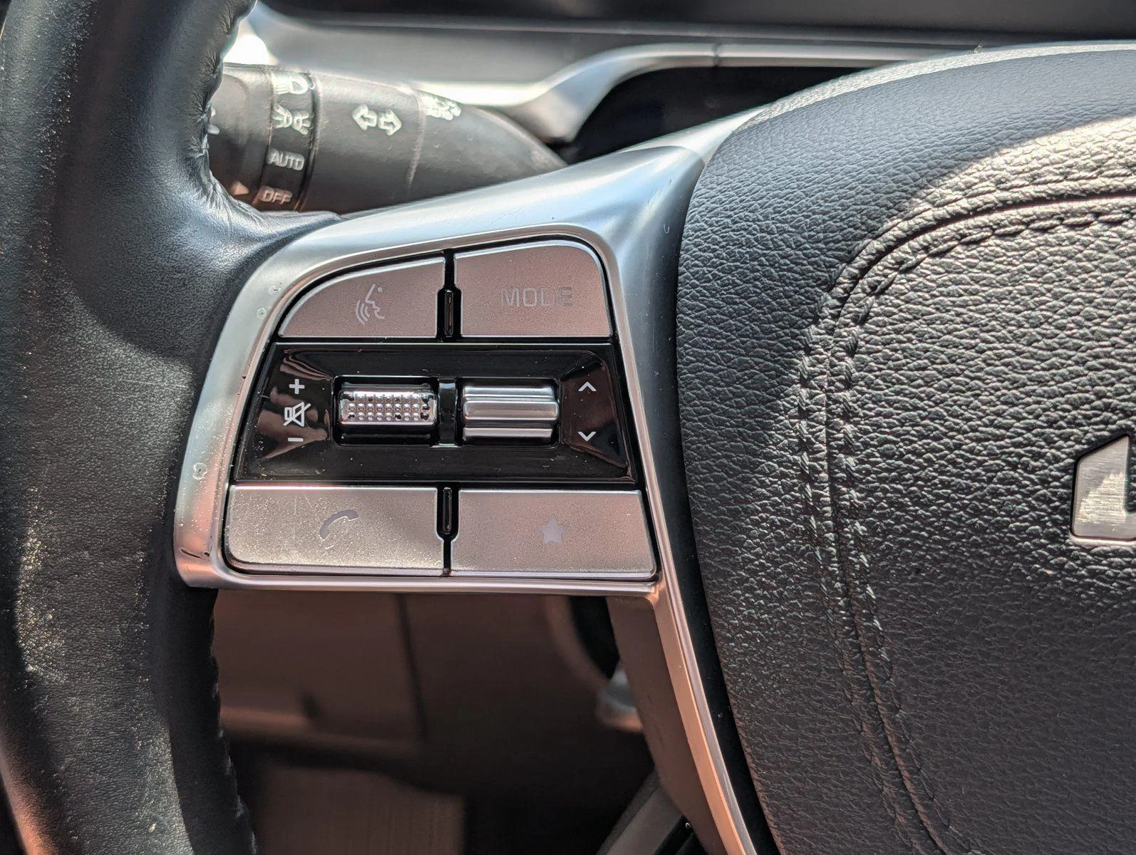 Used 2024 Everlasting Silver Kia S image 23